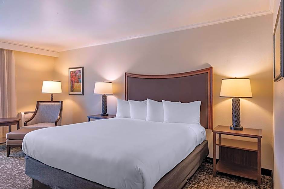 Best Western Plus Royal Oak Hotel