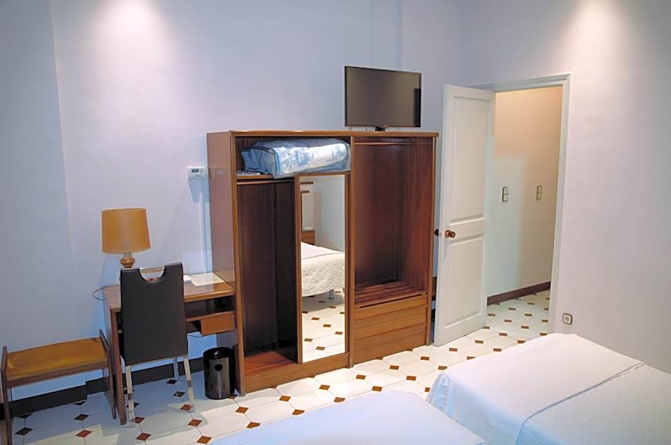 Hotel Suís