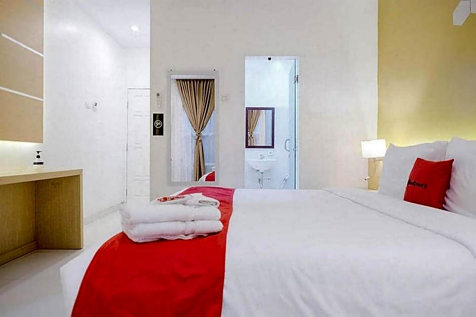 RedDoorz Plus Syariah near Museum Lampung