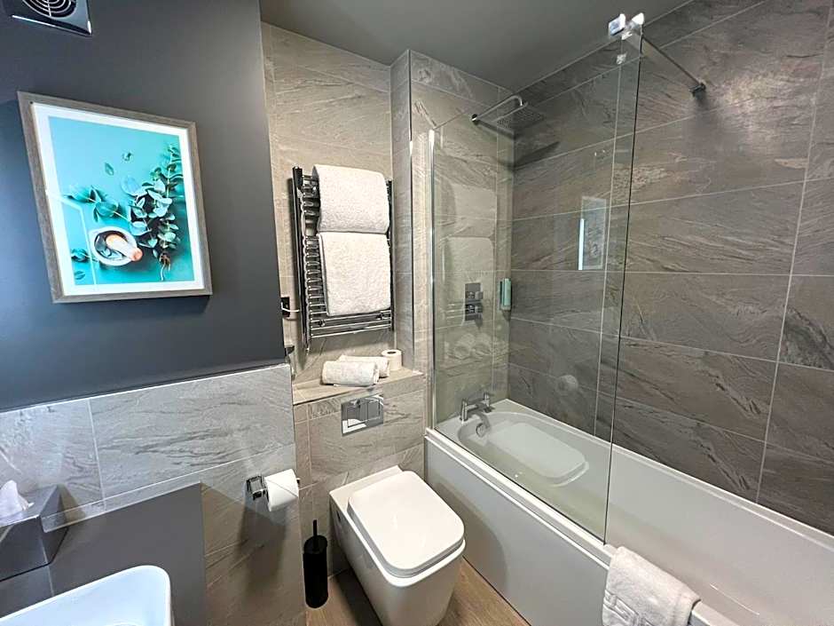 The Essex Golf & Country Club Hotel