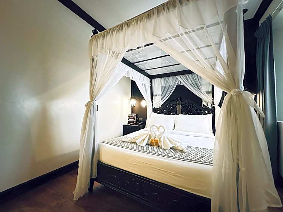 Photo 1 of 11 of Heritage Suite