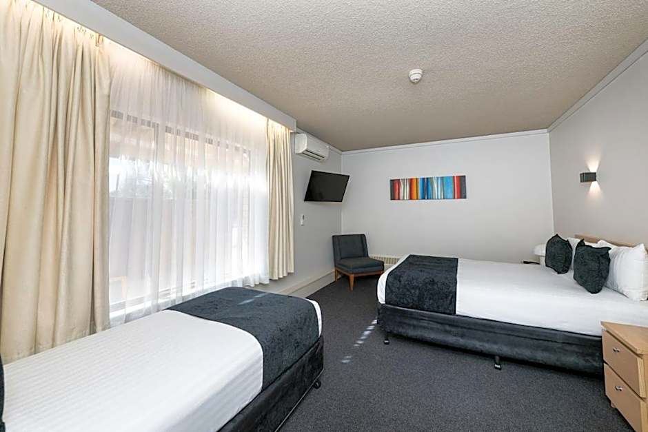Belconnen Way Hotel & Serviced Apartments