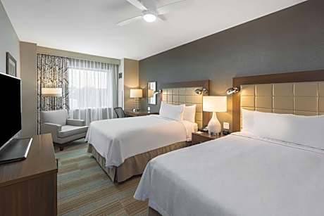 One-Bedroom Queen Suite with Two Queen Beds - Non-Smoking