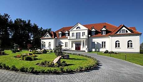 Pałac i Folwark Ńemino