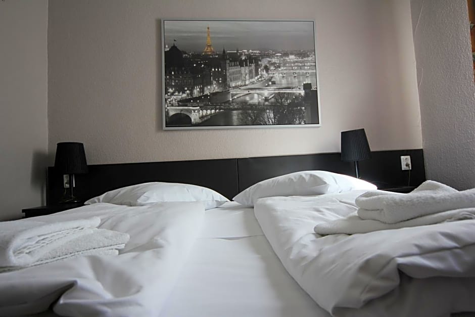 Carlton Hotel
