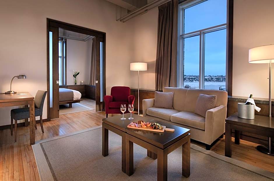 Hotel 71