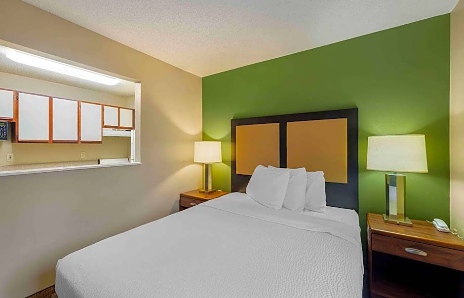 Extended Stay America Suites - Omaha - West
