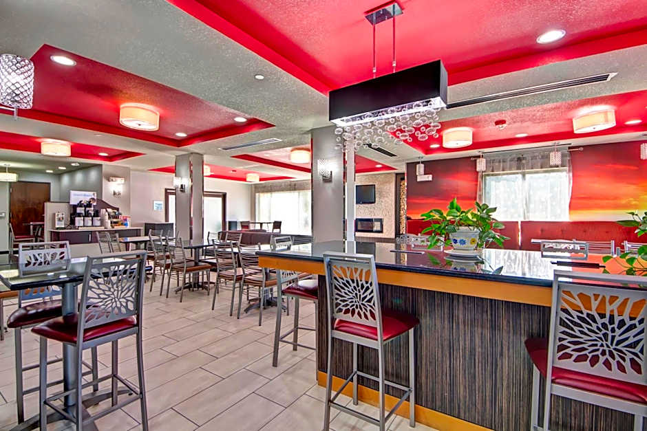 Holiday Inn Express and Suites Oklahoma City North By IHG