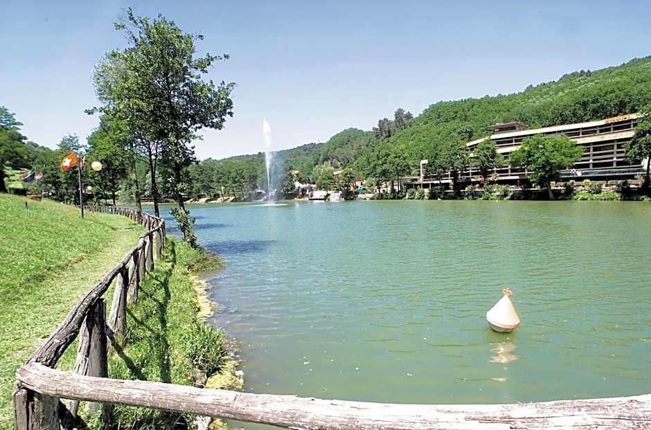 Hotel Lago Verde