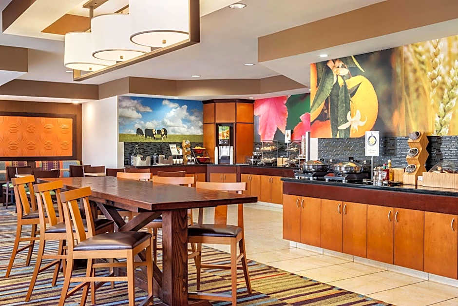 Fairfield Inn & Suites by Marriott Toledo Maumee