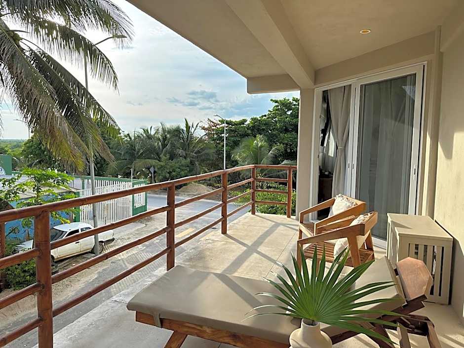 Noah Beach Hotel & Suites