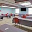 Comfort Suites Outlet Center