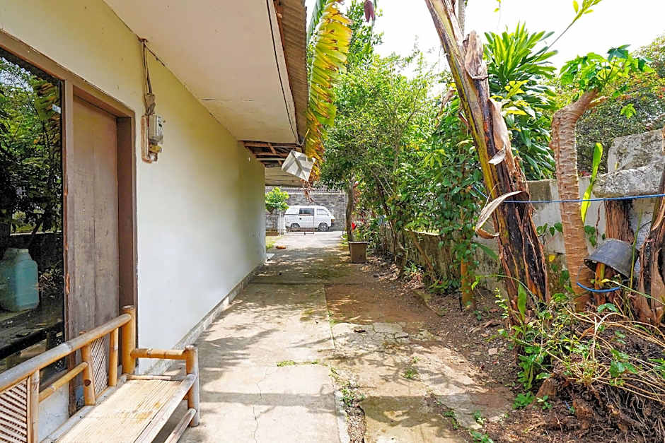 SPOT ON 91638 Anna Homestay Syariah