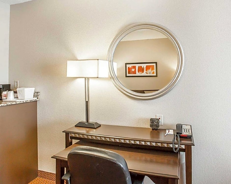 Comfort Suites Manchester near Arnold AFB