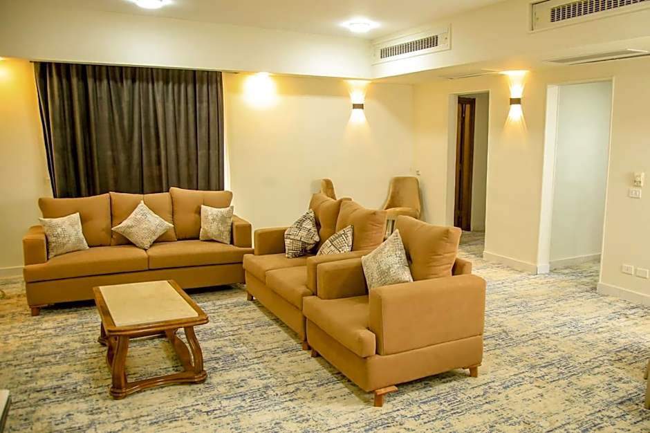 Elminya Compound