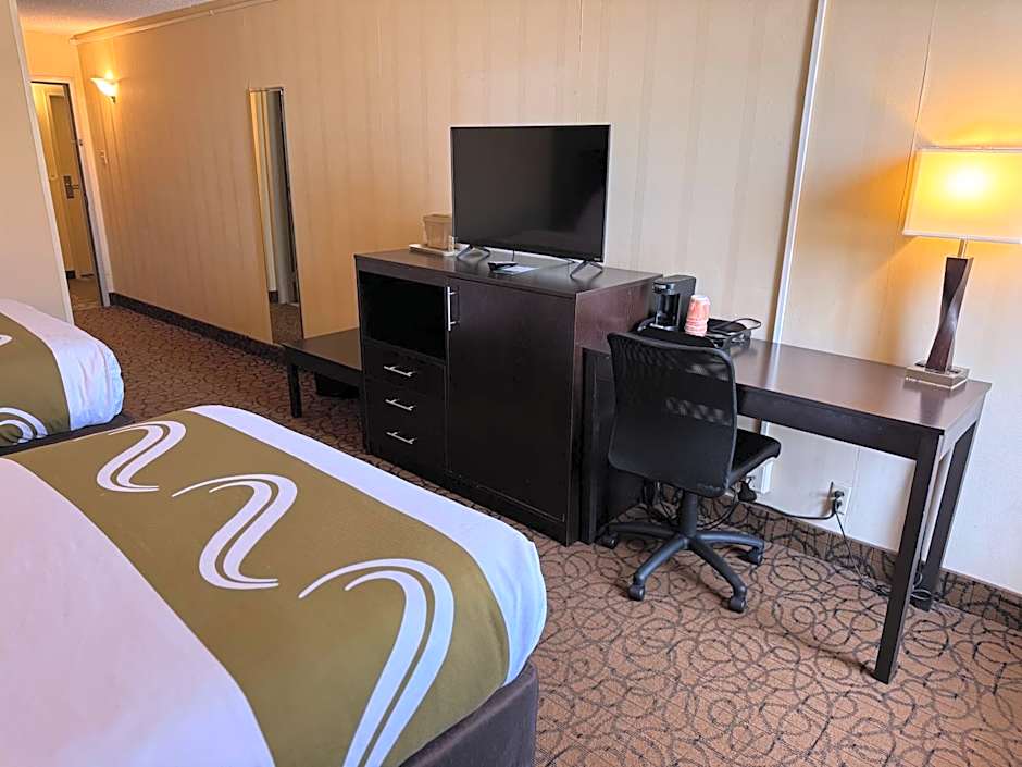 Quality Inn & Suites Escanaba North