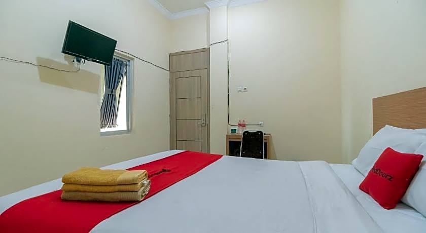 RedDoorz @ Jalan Kolonel Haji Burlian Palembang 2