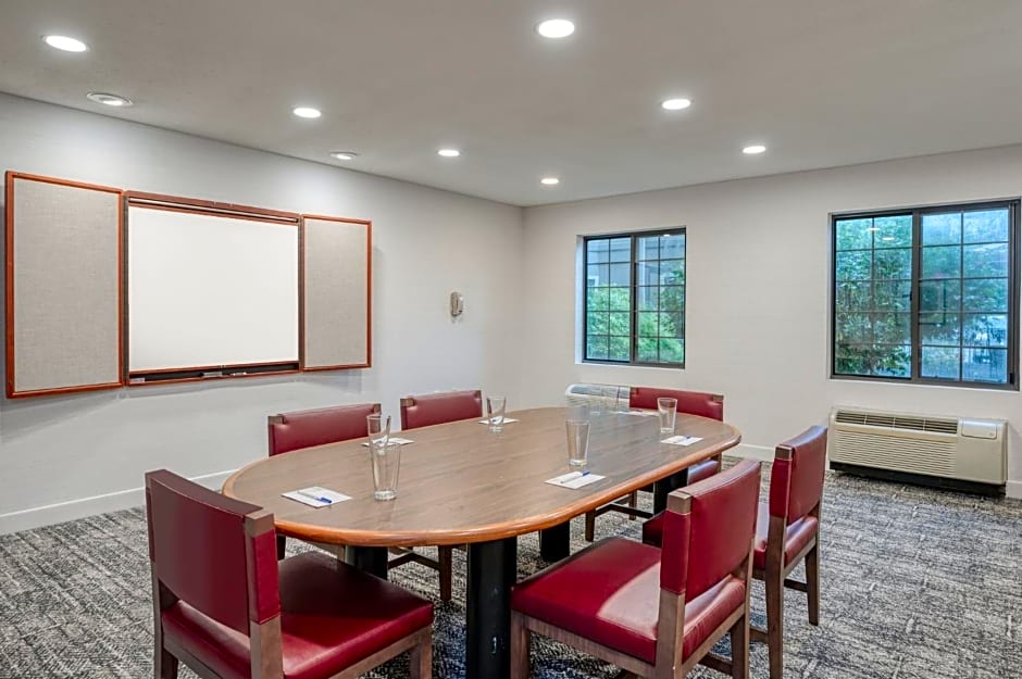 Staybridge Suites Allentown Airport Lehigh Valley by IHG
