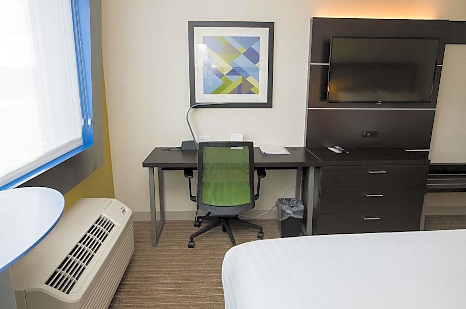 Holiday Inn Express & Suites Marietta By IHG