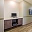 La Quinta Inn & Suites by Wyndham Newport