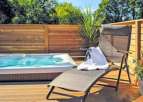 Upton Lakes Lodges