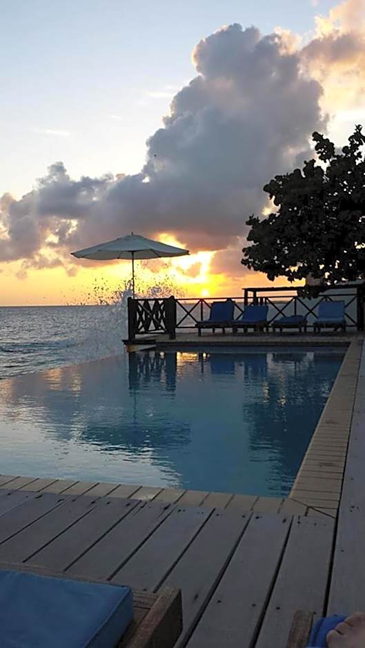 Scuba Lodge & Suites