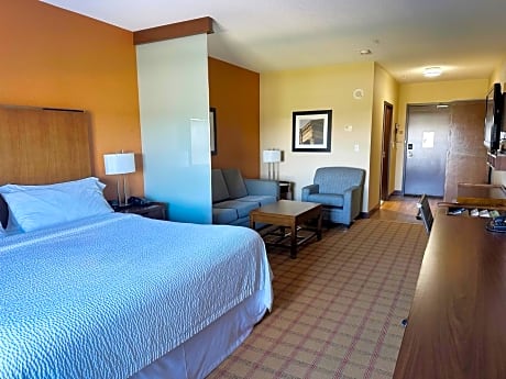 Suite, 1 King, Sofa bed, Corner room