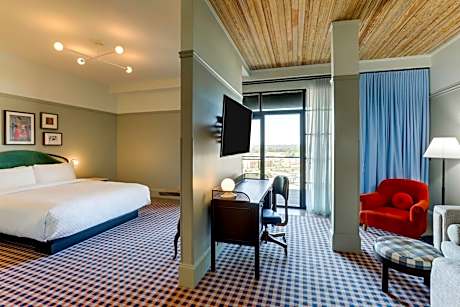Junior King Suite with Sofa Bed
