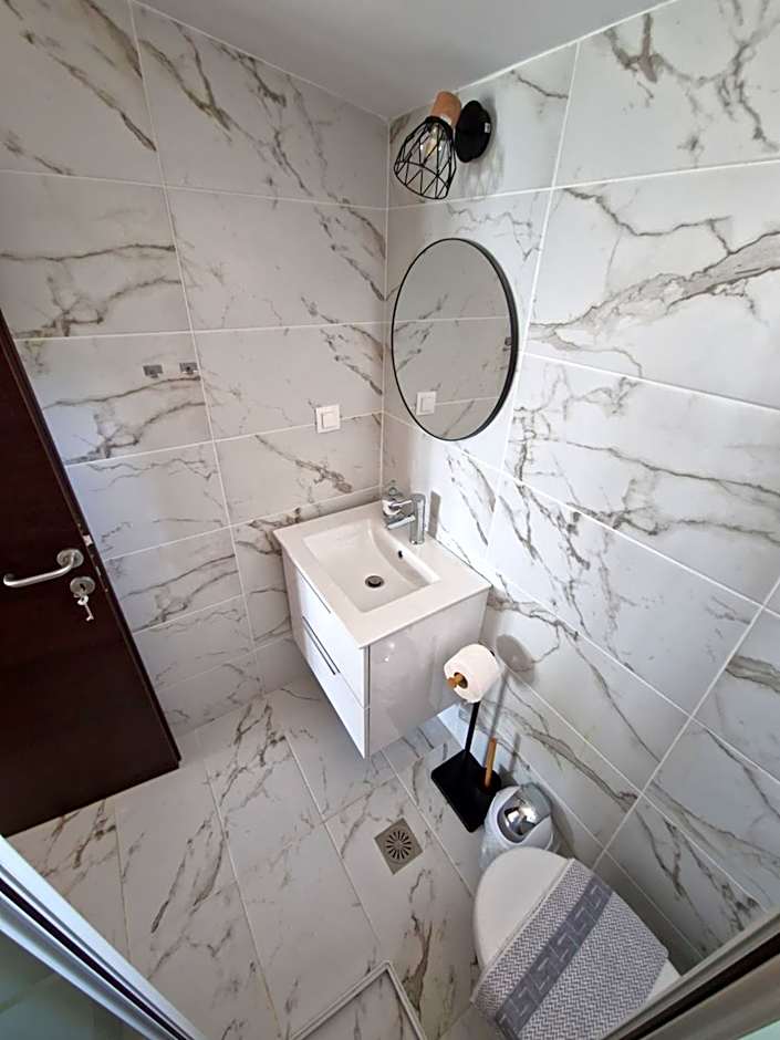 On the wave studios Spitakia sto kyma