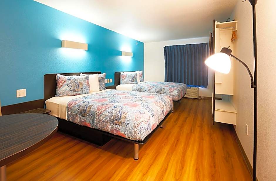 Emblaze Hotel