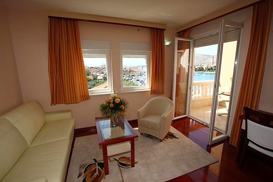 Hotel Trogir Palace