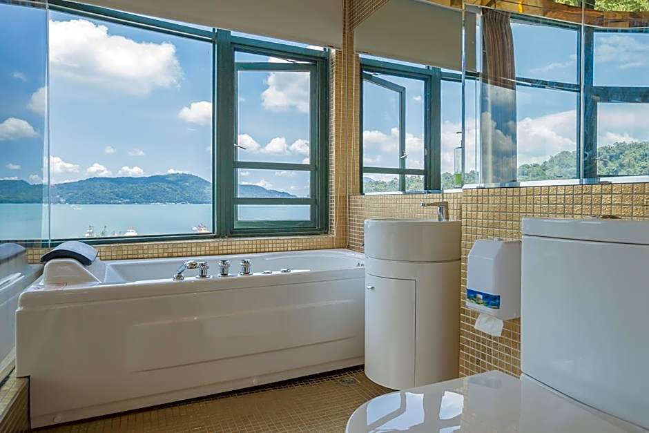 Shuian Lakeside Hotel