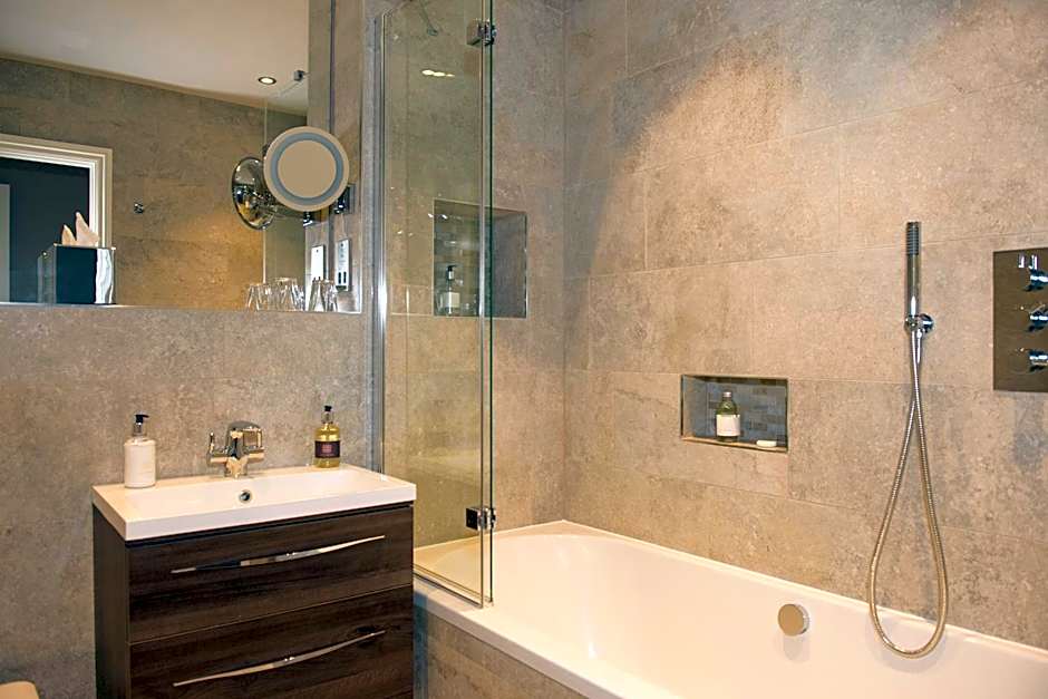 Roundthorn Country House & Luxury Apartments