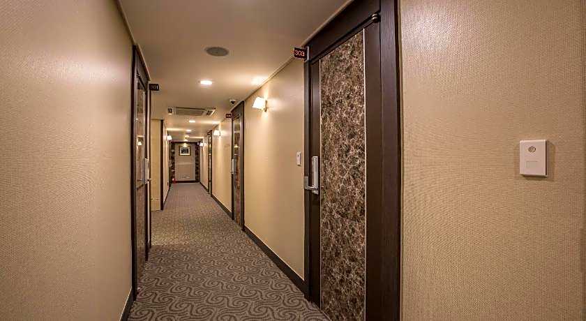 Elin Hotel