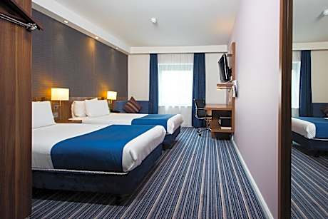 2 Single Standard Accessible with Free Hot Breakfast