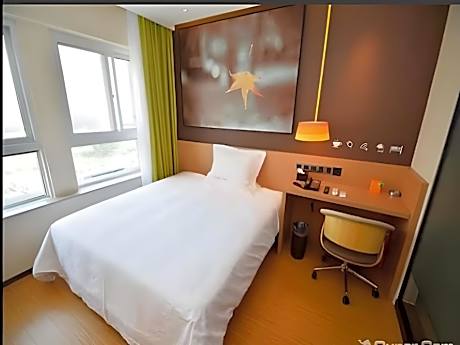 IU Compact U - Exquisite Bed Room