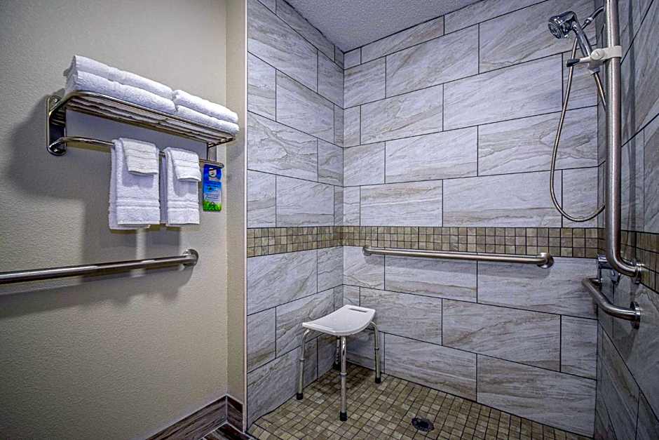 Days Inn & Suites by Wyndham Wisconsin Dells