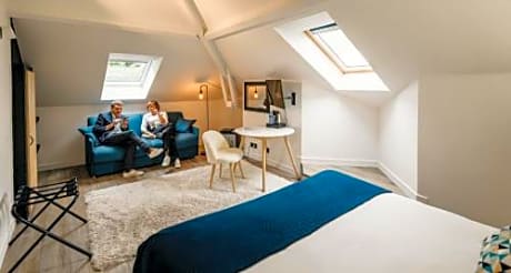 King Room with Sofa Bed