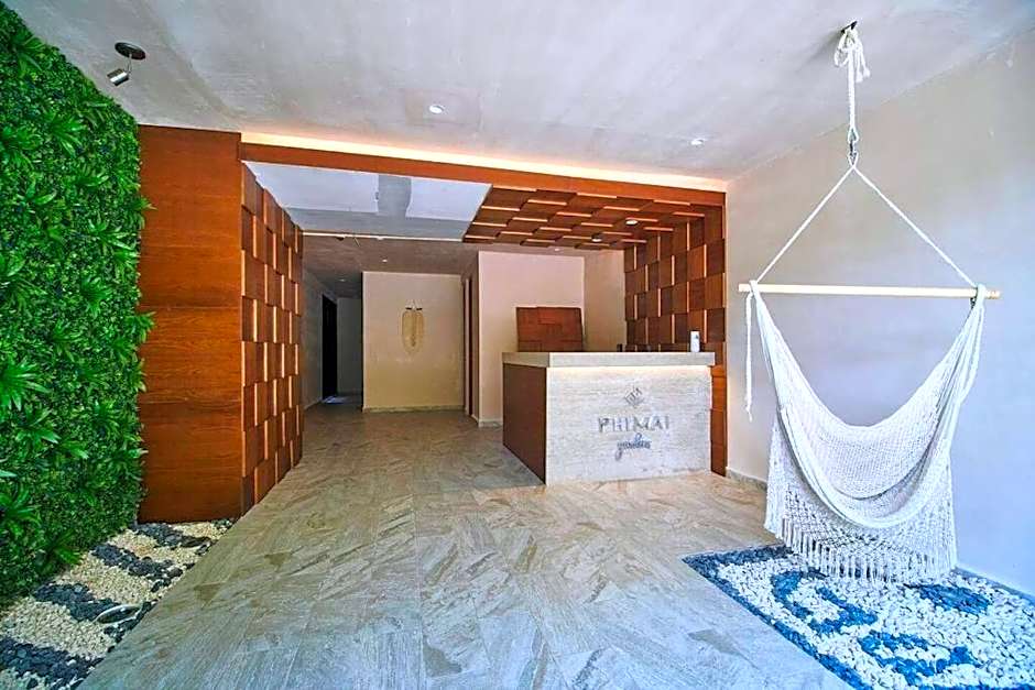 Frida's Artsy Condo with own mural, outdoor tub & rooftop pool