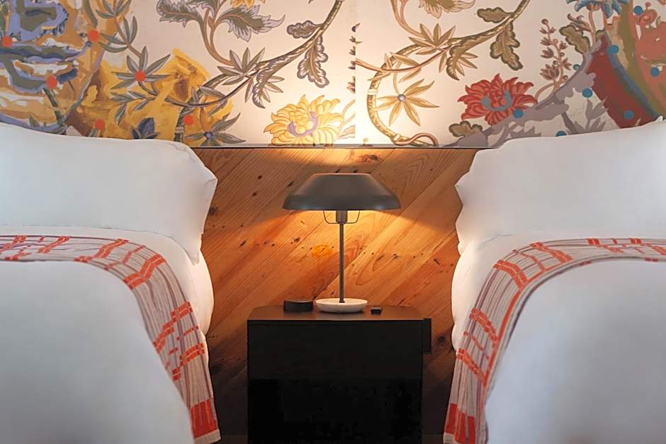 Talbot Commons Hotel