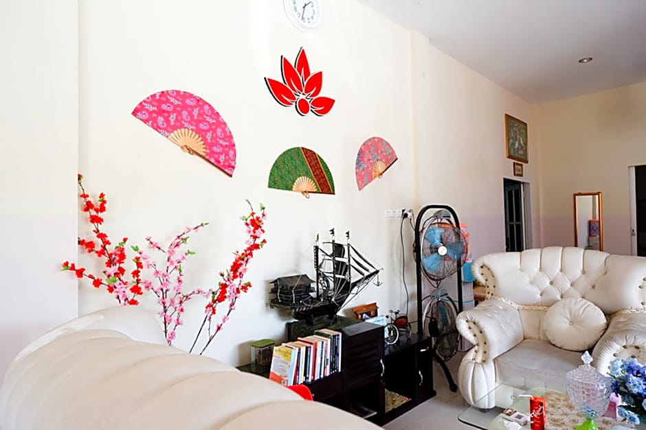 RedDoorz @ Hotel Grand Aulia Majene