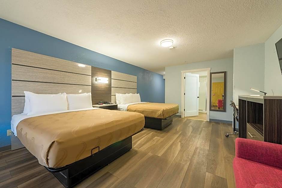 Quality Inn & Suites Manitou Springs at Pikes Peak / Garden of the Gods