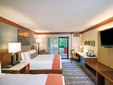 Deluxe Queen Room with Two Queen Beds