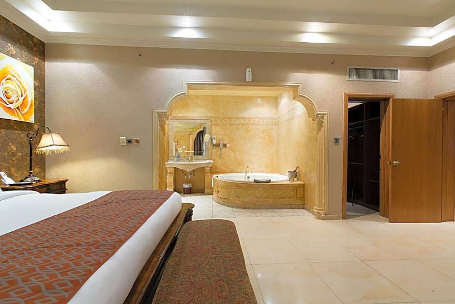 Victoria Crown Plaza Hotel