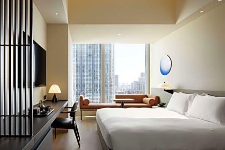 King Room with One King Bed and Shower