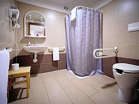 Single Room with Private External Bathroom