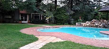 SILKEN TRAP GUEST HOUSE