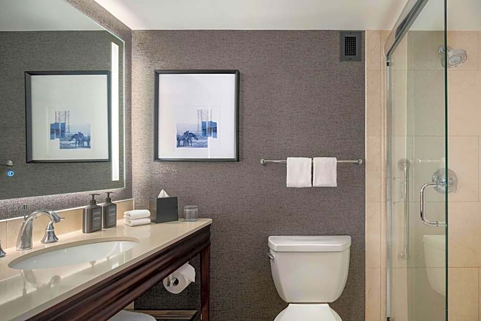 Sheraton Cavalier Calgary Hotel