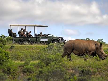 Founders Lodge by Mantis