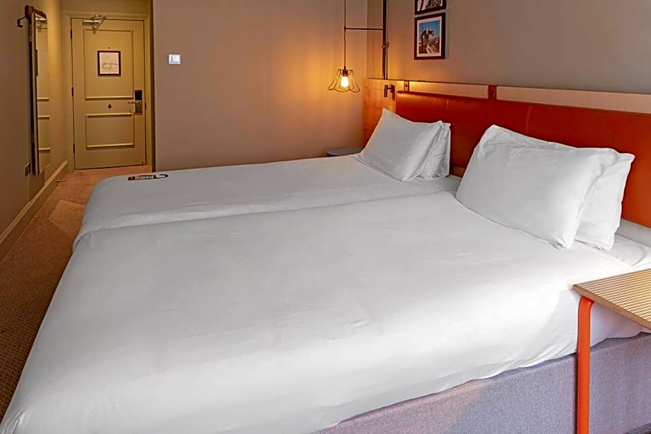 Bristol Grand Hotel By Sunday